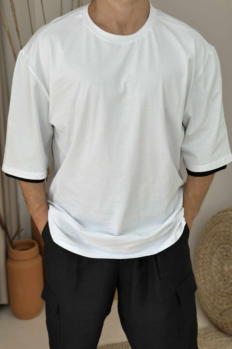 T-SHIRT ME SHKRIME DHE JAKË TË RRUMBULLAKËT PËR MESHKUJ NË NGJYRËN E BARDHË - 3