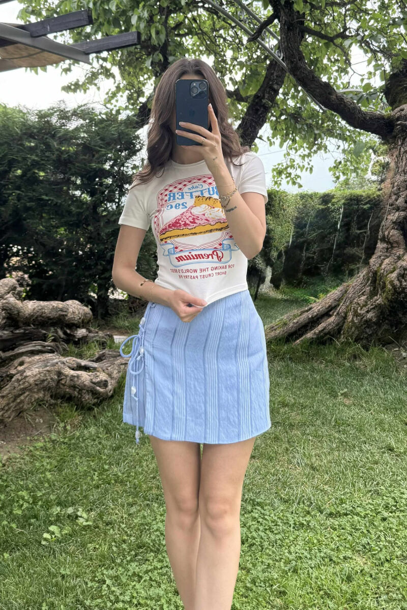 T-SHIRT ME SHKRIME ME IMAZH PËR FEMRA NË NGJYRËN E BARDHË - 1