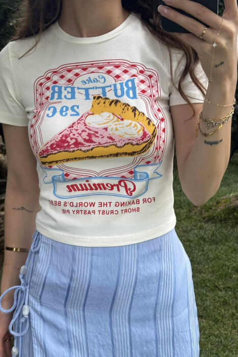 T-SHIRT ME SHKRIME ME IMAZH PËR FEMRA NË NGJYRËN E BARDHË - 3