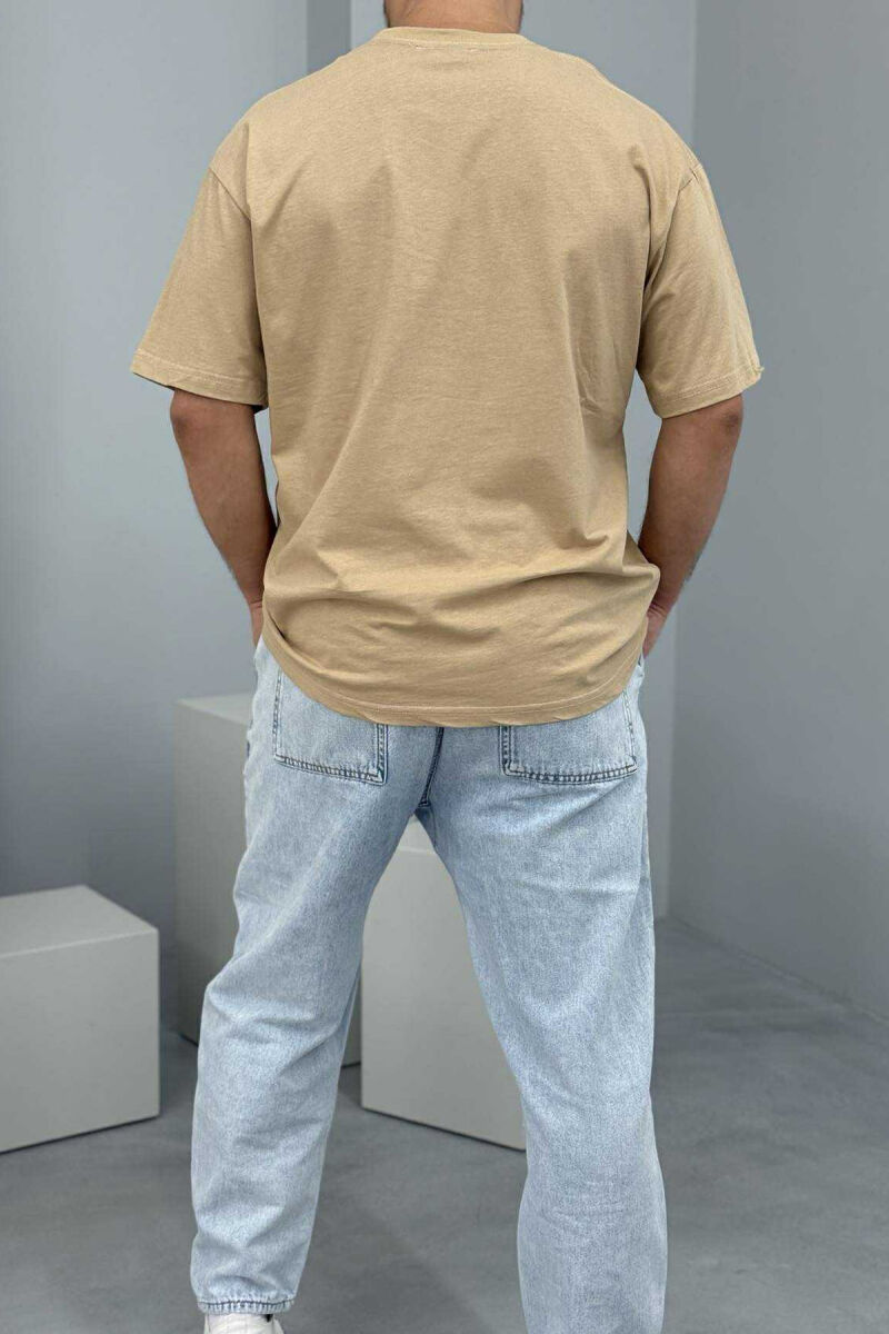 T-SHIRT ME SHKRIME PËR MESHKUJ NË NGJYRËN BEZHË - 3