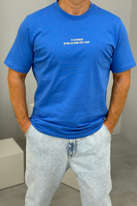 T-SHIRT ME SHKRIME PËR MESHKUJ NË NGJYRËN BLU - 2