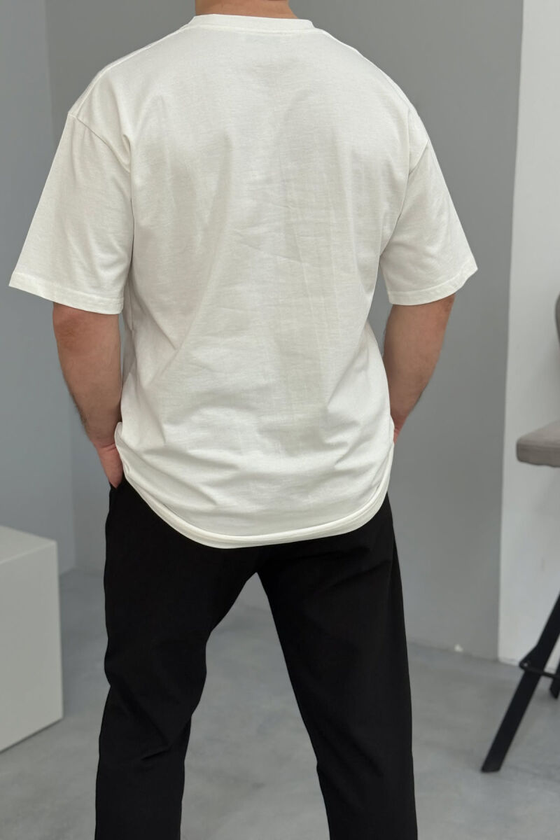 T-SHIRT ME SHKRIME PËR MESHKUJ NË NGJYRËN E BARDHË - 4