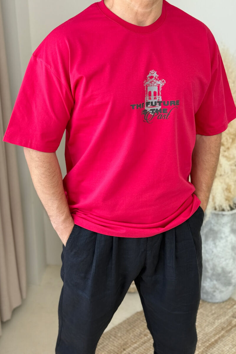 T-SHIRT ME SHKRIME PËR MESHKUJ NË NGJYRËN E KUQE - 2