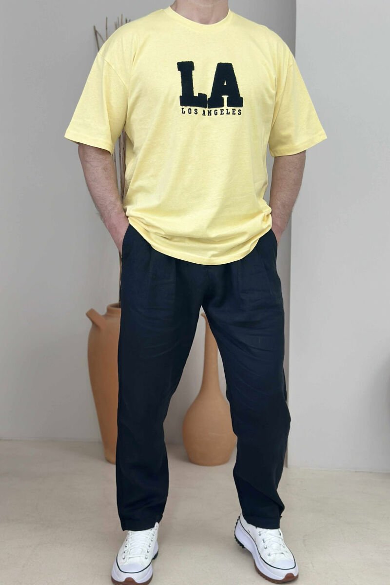 T-SHIRT ME SHKRIME PËR MESHKUJ NË NGJYRËN E VERDHË - 6