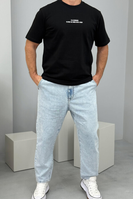 T-SHIRT ME SHKRIME PËR MESHKUJ NË NGJYRËN E ZEZË - 1