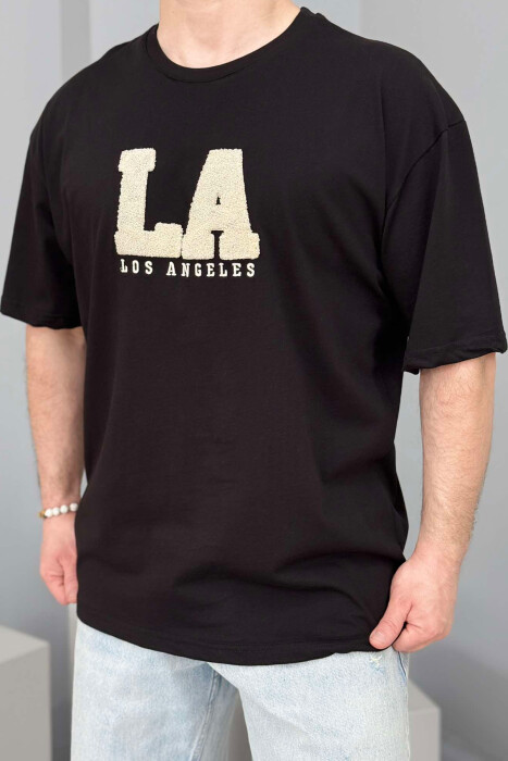 T-SHIRT ME SHKRIME PËR MESHKUJ NË NGJYRËN E ZEZË - 1