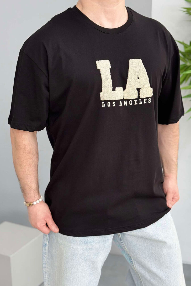 T-SHIRT ME SHKRIME PËR MESHKUJ NË NGJYRËN E ZEZË - 2