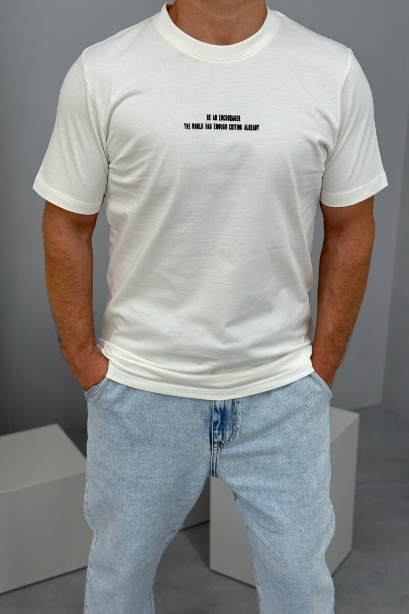 T-SHIRT ME SHKRIME PËR MESHKUJ NË NGJYRËN KREM - 2