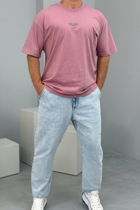 T-SHIRT ME SHKRIME PËR MESHKUJ NË NGJYRËN LEJLA E ZBARDHUR - 1