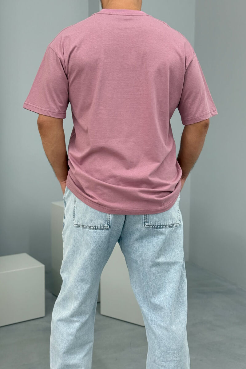 T-SHIRT ME SHKRIME PËR MESHKUJ NË NGJYRËN LEJLA E ZBARDHUR - 3