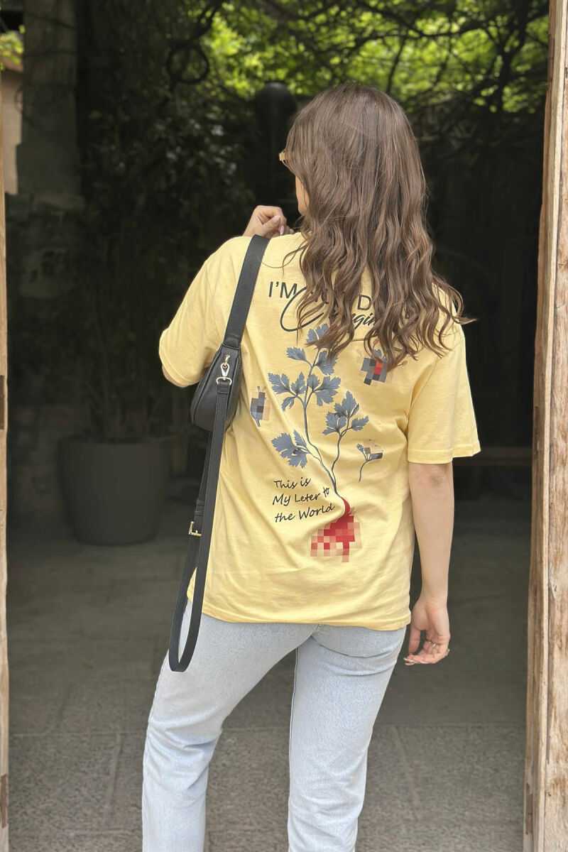 T-SHIRT ME SHKRIME ME DIZAJNIN E LULEVE PËR FEMRA NË NGJYRËN E VERDHË - 4