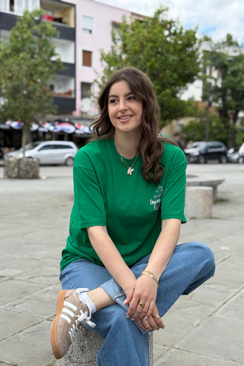 T-SHIRT ME SHKRIME ME DIZAJNIN E LULEVE PËR FEMRA NË NGJYRËN JESHILE - 2