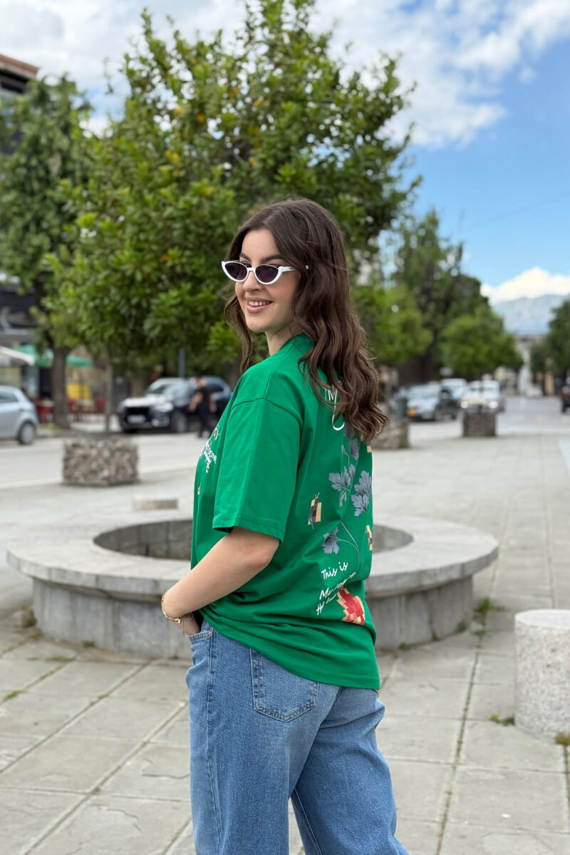 T-SHIRT ME SHKRIME ME DIZAJNIN E LULEVE PËR FEMRA NË NGJYRËN JESHILE - 4