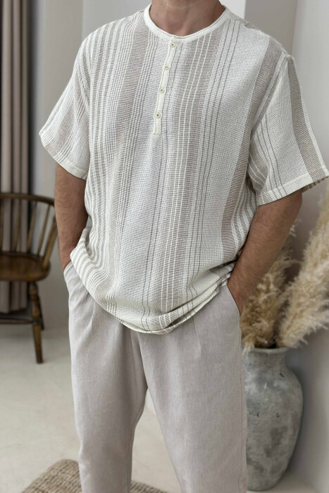 T-SHIRT ME VIJA ME DETAJIN E KOPSAVE PËR MESHKUJ NË NGJYRËN BEZHË - 2