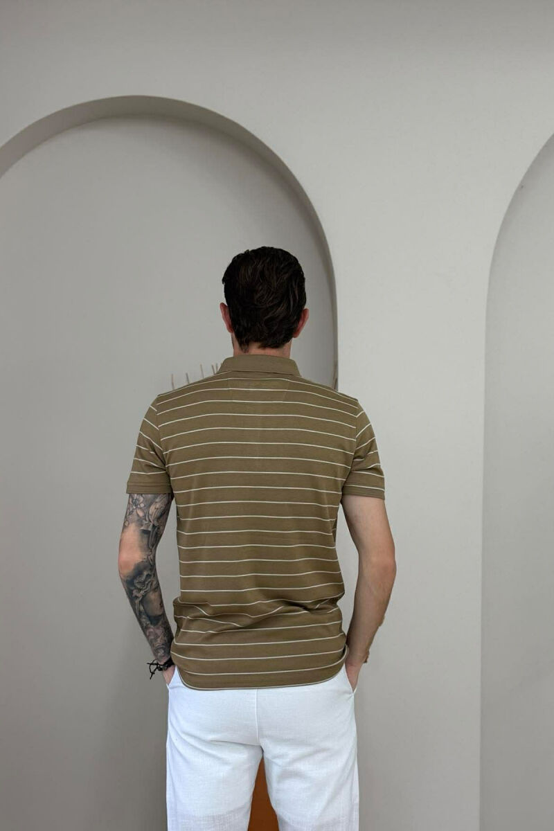 T-SHIRT ME VIJA ME JAKE POLO PER MESHKUJ NE NGJYRE KAFE TE ZBARDHUR - 3