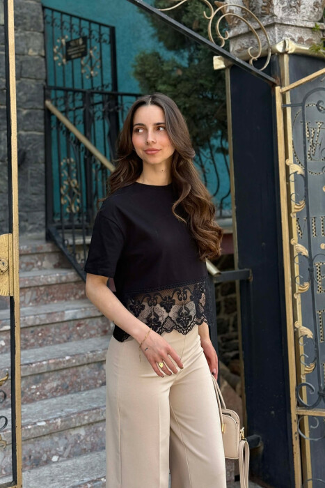 T-SHIRT ME DETAJ DANTELLE PER FEMRA NE NGJYRE TE ZEZE - 2