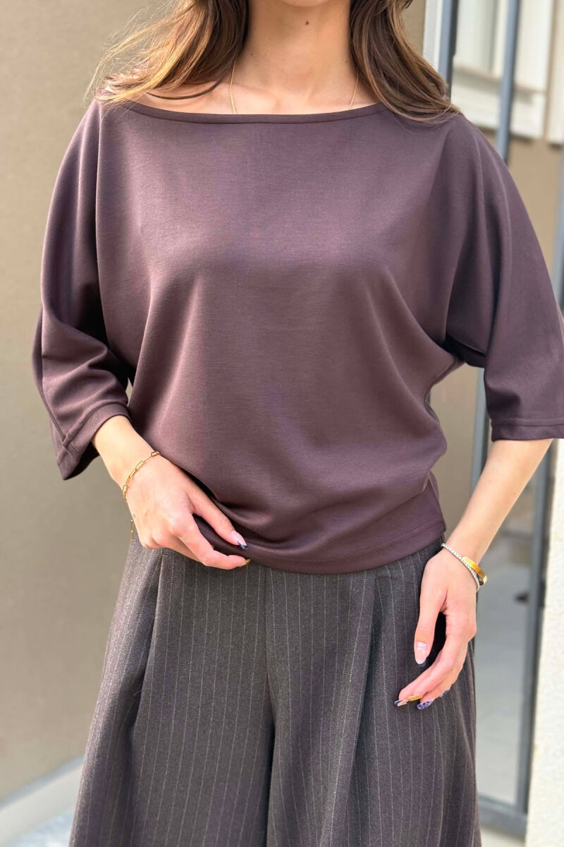 T-SHIRT NJE NGJYRESH I THJESHTE PER FEMRA NE NGJYRE KAFE - 2