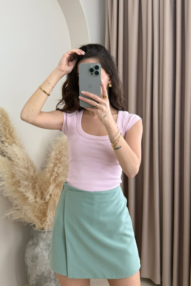 T-SHIRT NJË NGJYRËSH I THJESHTË PËR FEMRA NË NGJYRËN BABY PINK - 2