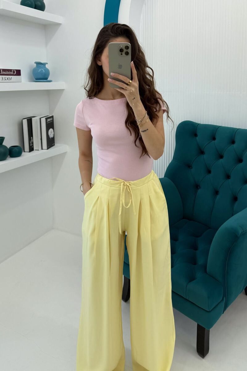T-SHIRT NJË NGJYRËSH I THJESHTË PËR FEMRA NË NGJYRËN BABY PINK - 4