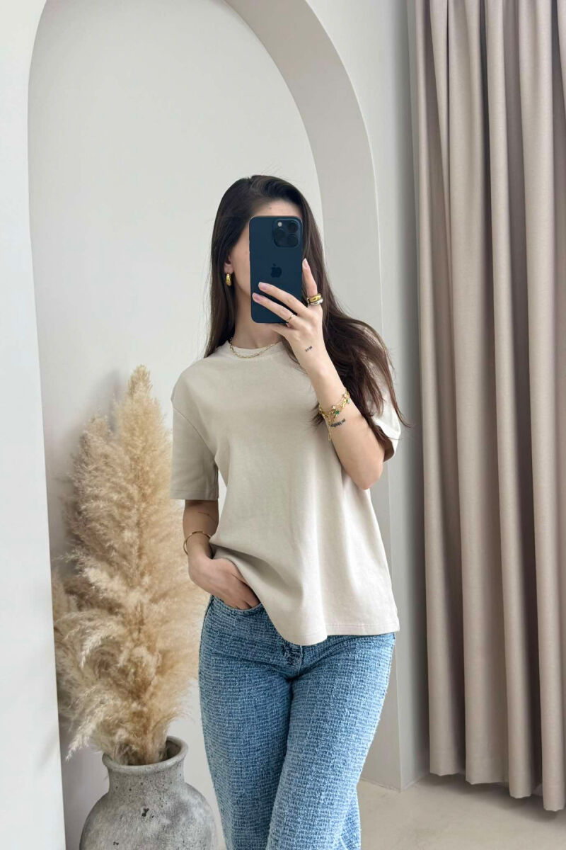 T-SHIRT NJË NGJYRËSH I THJESHTË PËR FEMRA NË NGJYRËN BEZHË - 3