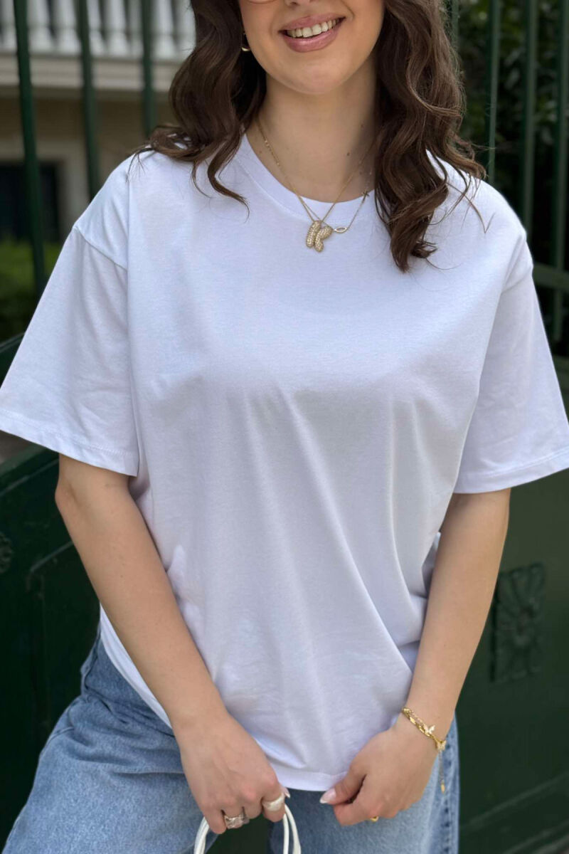 T-SHIRT NJË NGJYRËSH I THJESHTË PËR FEMRA NË NGJYRËN E BARDHË - 3