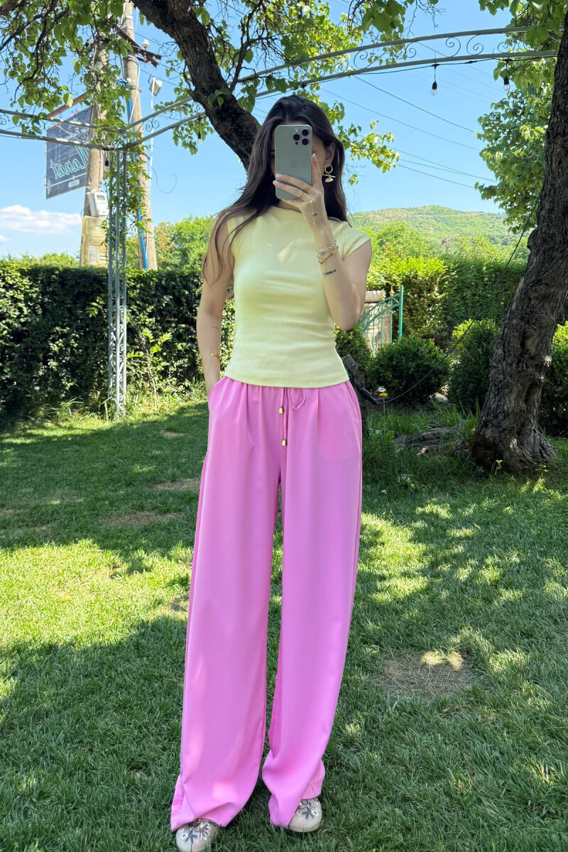 T-SHIRT NJË NGJYRËSH I THJESHTË PËR FEMRA NË NGJYRËN E VERDHË - 4