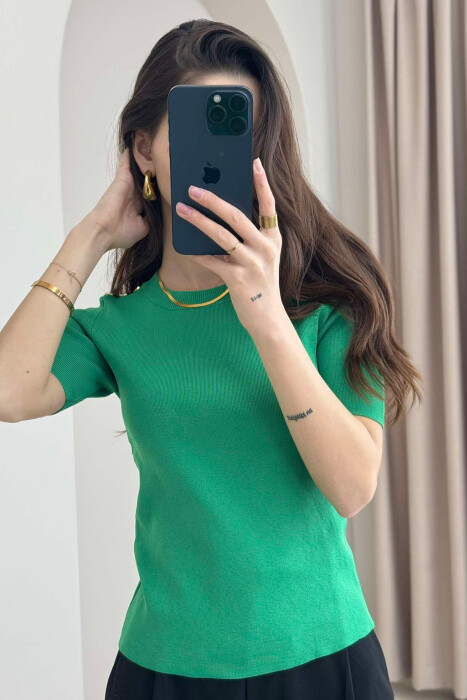 T-SHIRT NJË NGJYRËSH I THJESHTË PËR FEMRA NË NGJYRËN JESHILE - 6
