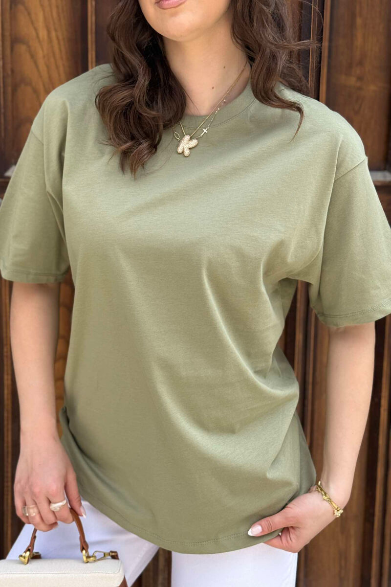 T-SHIRT NJË NGJYRËSH I THJESHTË PËR FEMRA NË NGJYRËN JESHILE - 2