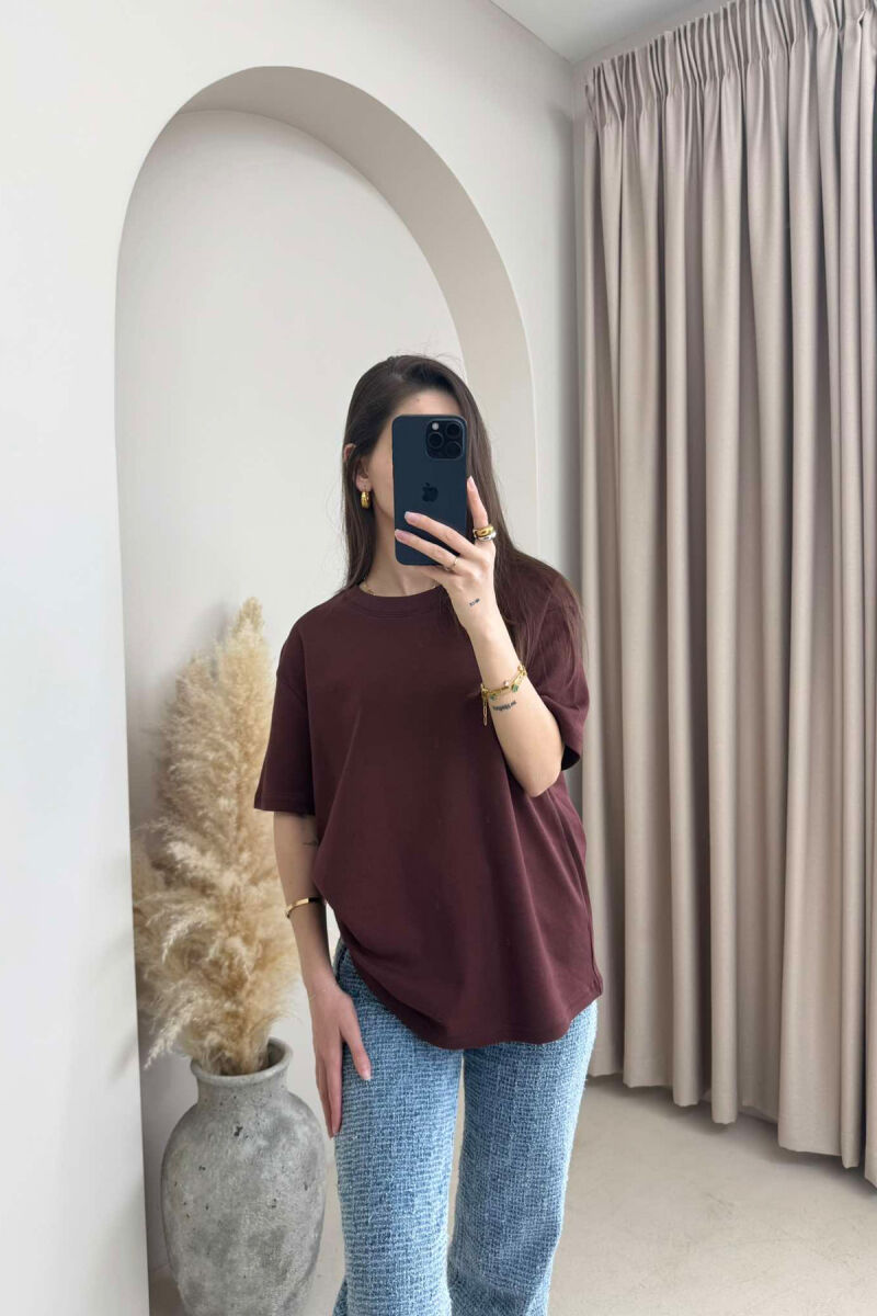 T-SHIRT NJË NGJYRËSH I THJESHTË PËR FEMRA NË NGJYRËN KAFE - 4