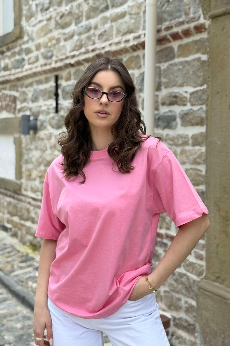 T-SHIRT NJË NGJYRËSH I THJESHTË PËR FEMRA NË NGJYRËN ROZË - 2