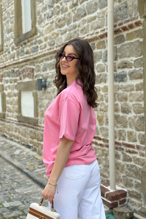 T-SHIRT NJË NGJYRËSH I THJESHTË PËR FEMRA NË NGJYRËN ROZË - 4