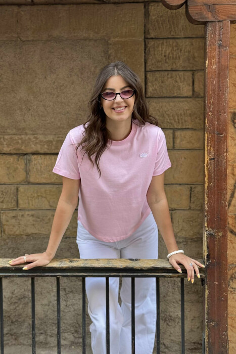 T-SHIRT NJË NGJYRËSH I THJESHTË PËR FEMRA NË NGJYRËN ROZË - 1