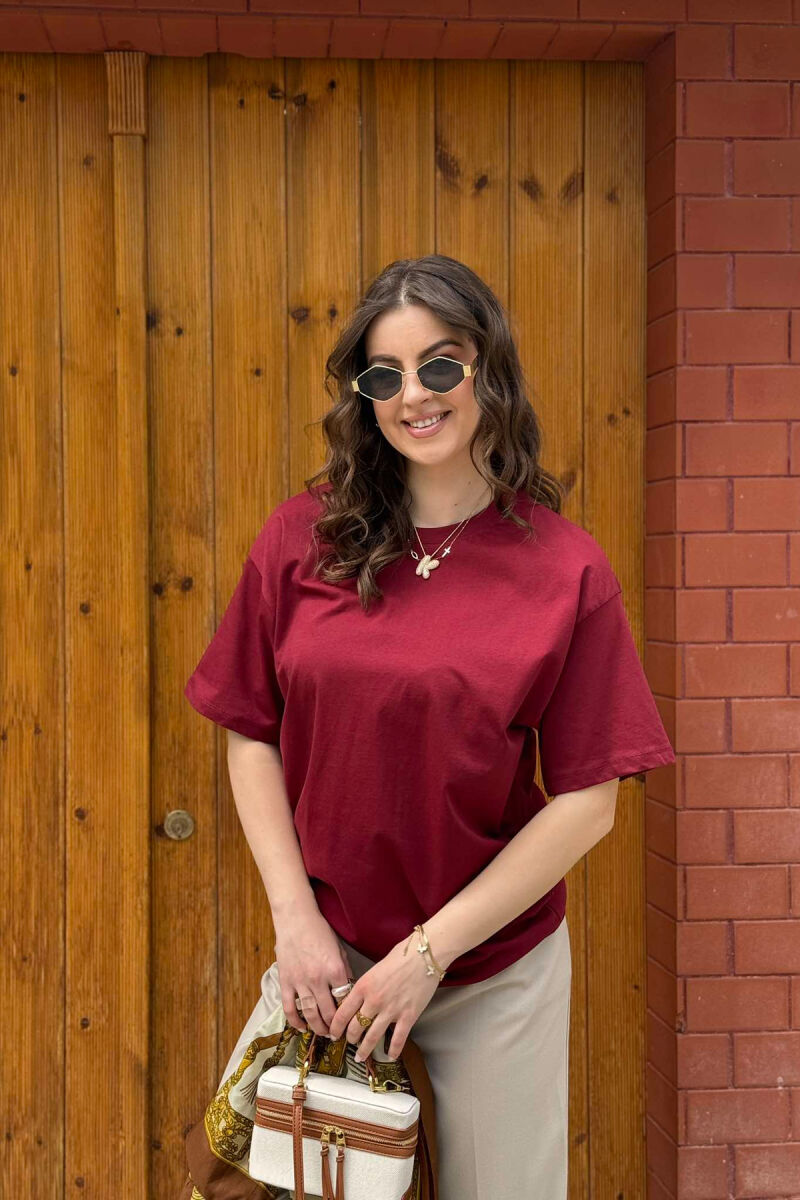 T-SHIRT NJË NGJYRËSH I THJESHTË PËR FEMRA NË NGJYRËN VISHNJË - 3