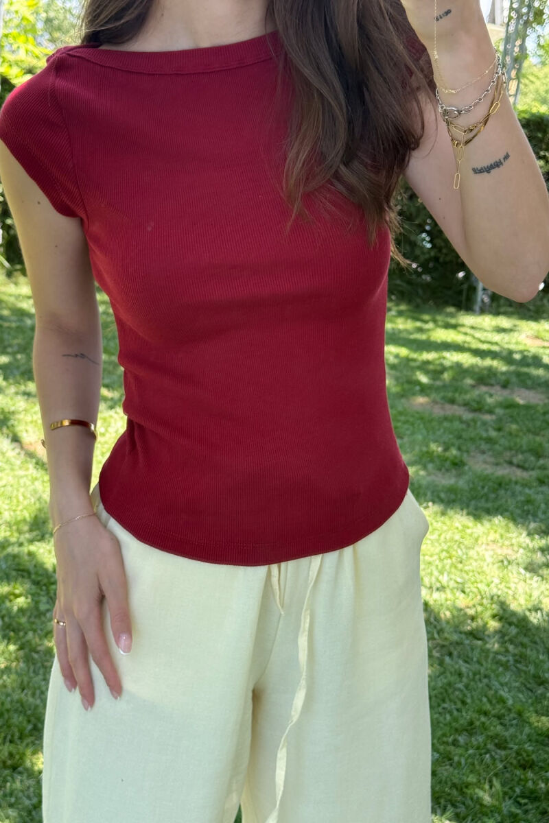 T-SHIRT NJË NGJYRËSH I THJESHTË PËR FEMRA NË NGJYRËN VISHNJË - 4