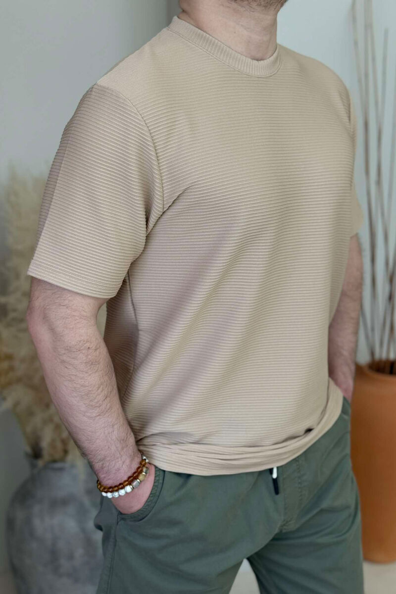 T-SHIRT NJË NGJYRËSH I THJESHTË PËR MESHKUJ NË NGJYRËN BEZHË - 4