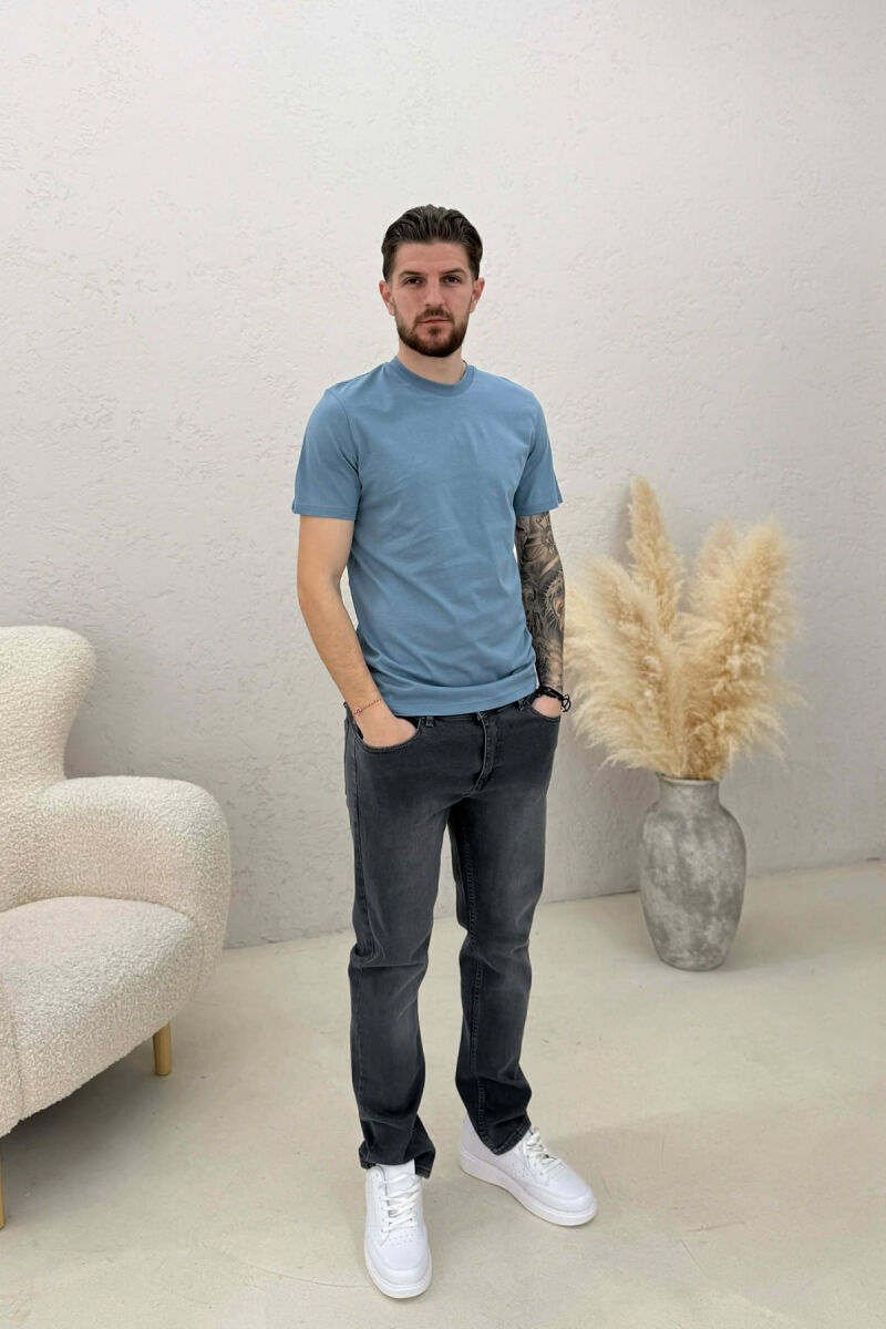 T-SHIRT NJË NGJYRËSH I THJESHTË PËR MESHKUJ NË NGJYRËN BLU - 3