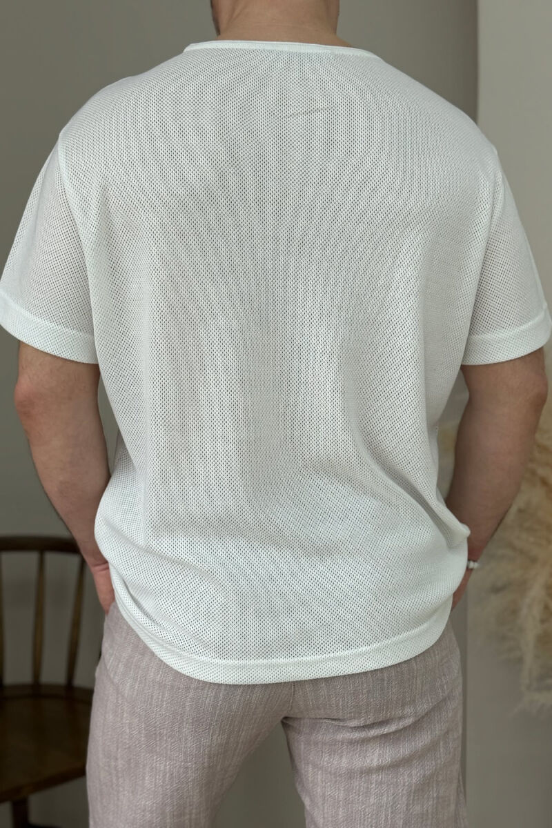 T-SHIRT NJË NGJYRËSH I THJESHTË PËR MESHKUJ NË NGJYRËN E BARDHË - 3