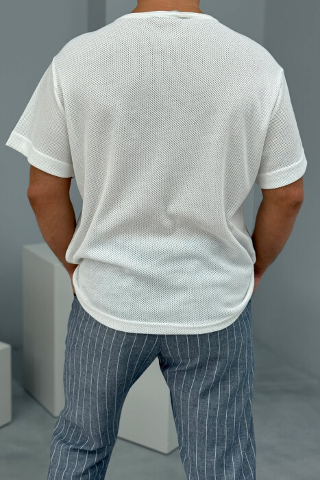 T-SHIRT NJË NGJYRËSH I THJESHTË PËR MESHKUJ NË NGJYRËN E BARDHË - 3