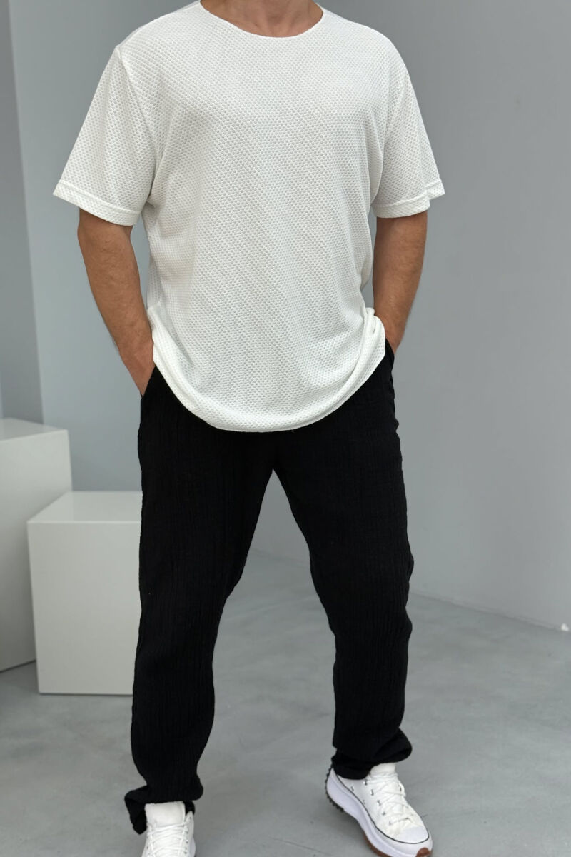 T-SHIRT I THJESHTË NJË NGJYRËSH PËR MESHKUJ NË NGJYRËN E BARDHË - 1