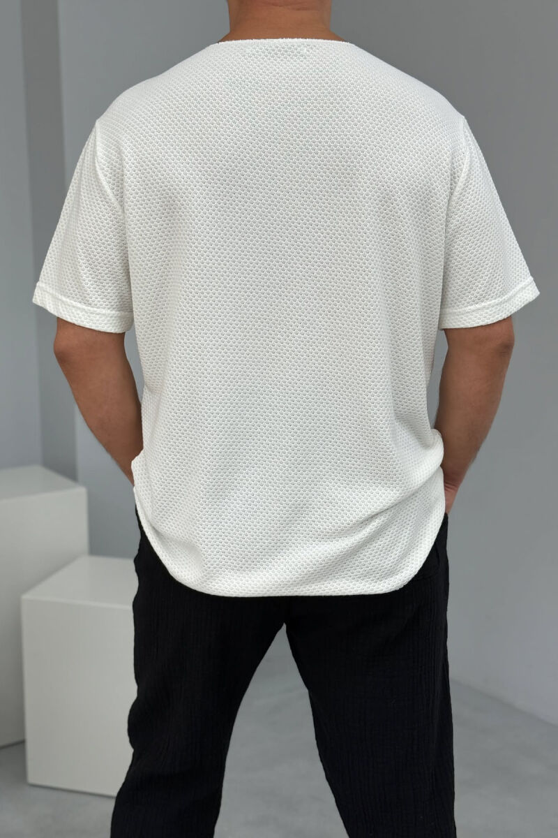 T-SHIRT I THJESHTË NJË NGJYRËSH PËR MESHKUJ NË NGJYRËN E BARDHË - 3