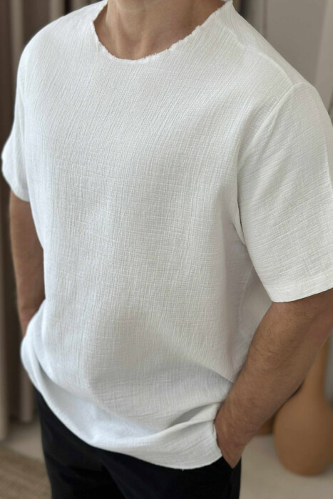 T-SHIRT NJË NGJYRËSH I THJESHTË PËR MESHKUJ NË NGJYRËN E BARDHË - 2