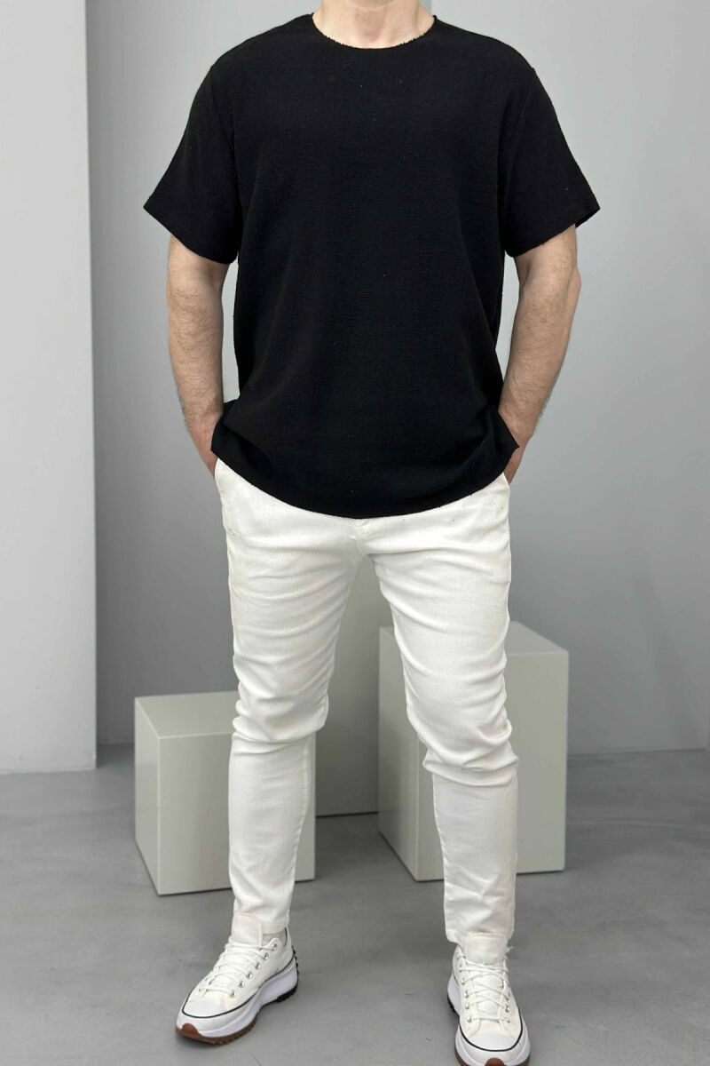 T-SHIRT NJË NGJYRËSH I THJESHTË PËR MESHKUJ NË NGJYRËN E ZEZË - 2