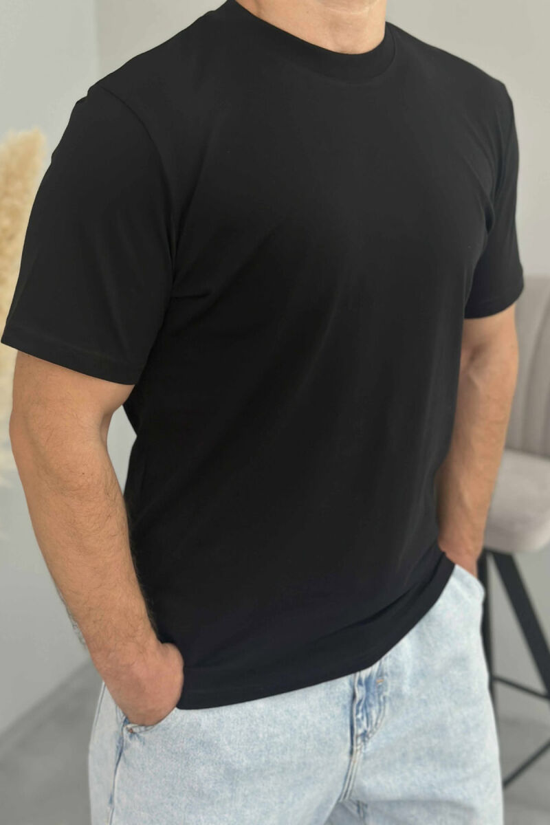 T-SHIRT NJË NGJYRËSH I THJESHTË PËR MESHKUJ NË NGJYRËN E ZEZË - 3