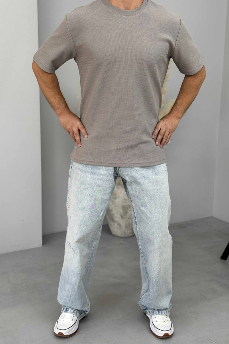 T-SHIRT NJË NGJYRËSH I THJESHTË PËR MESHKUJ NË NGJYRËN GRI - 1