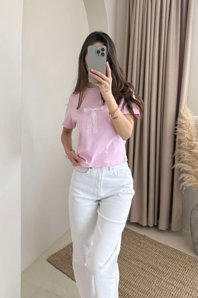T-SHIRT NJË NGJYRËSH ME DETAJIN E FJONGOS PËR FEMRA NË NGJYRËN ROZË - 4