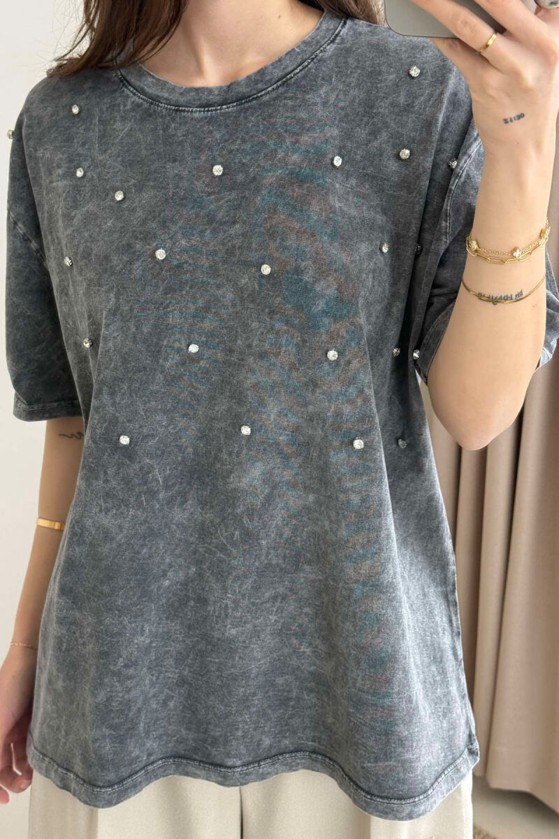 T-SHIRT NJË NGJYRËSH ME DETAJIN E GURËVE PËR FEMRA NË NGJYRËN GRI - 4