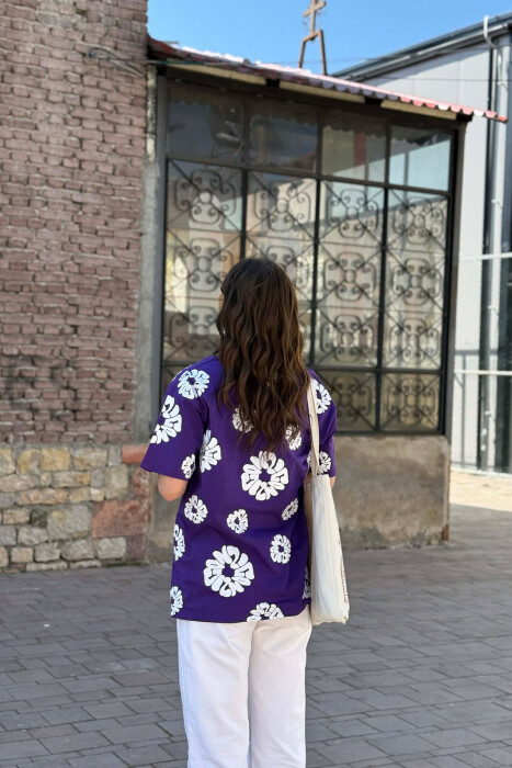 T-SHIRT NJE NGJYRESH ME DIZJAN PER FEMRA NE NGJYRE LEJLA + 6 PALE ÇORAPE DHURATE - 3