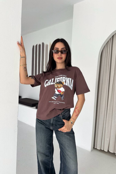 T-SHIRT NJE NGJYRESH ME IMAZH ARUSHI PER FEMRA NE NGJYRE KAFE - 3