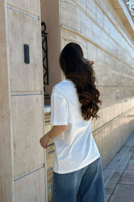 T-SHIRT NJE NGJYRESH ME IMAZH NE PJESEN PARA PER FEMRA NE NGJYRE TE BARDHE - 4