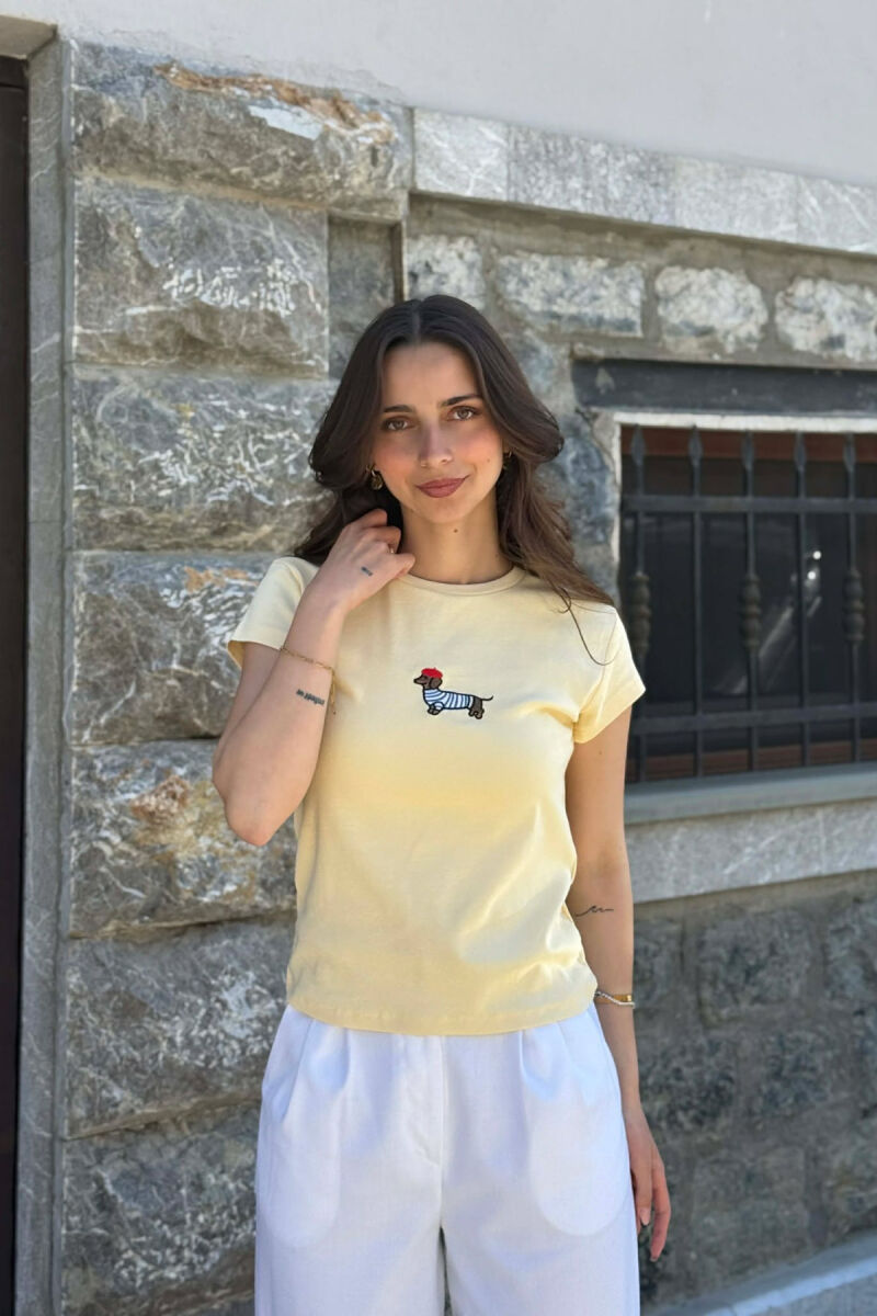 T-SHIRT NJE NGJYRESH ME IMAZH NE PJESEN PARA PER FEMRA NE NGJYRE TE VERDHE - 1